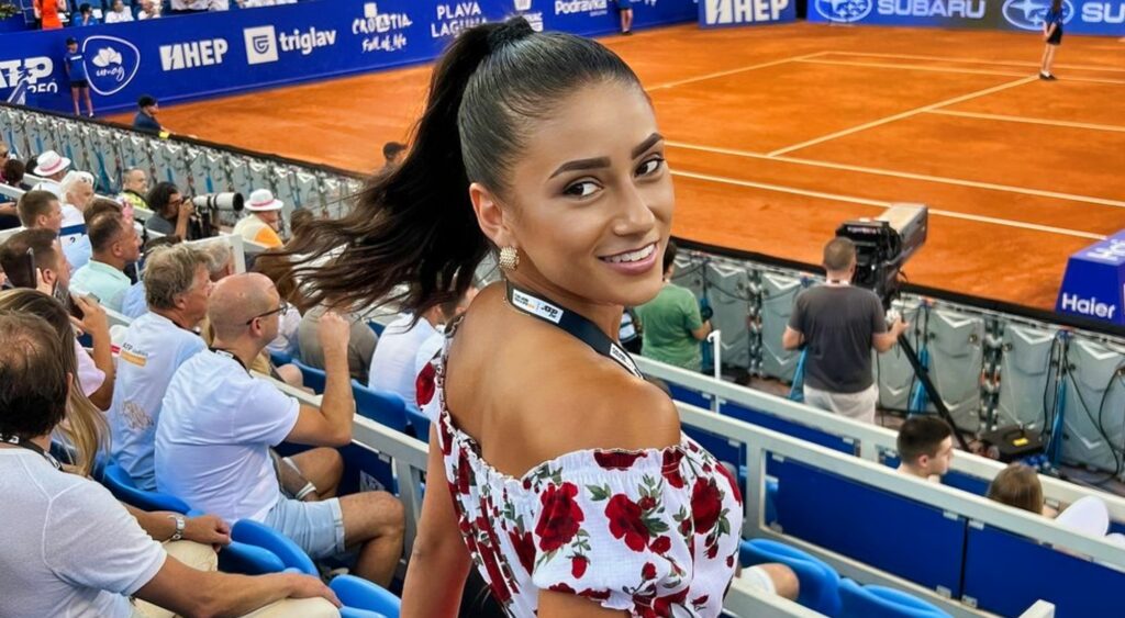 Bojana Jovanovic posing at Tennis match