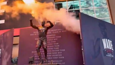 Miami Heat unveiled Dwyane Wade's statue