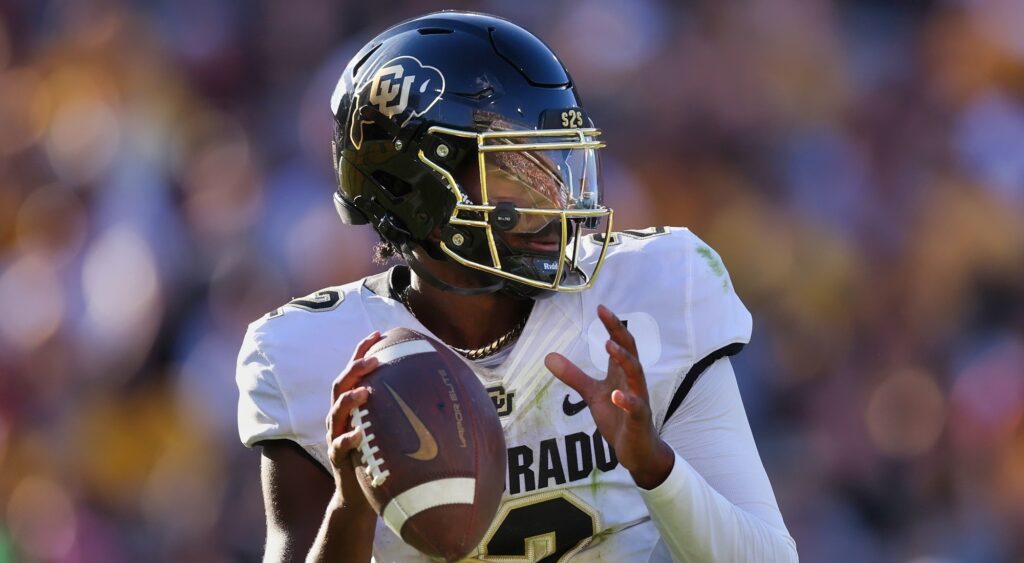 Shedeur Sanders playing football