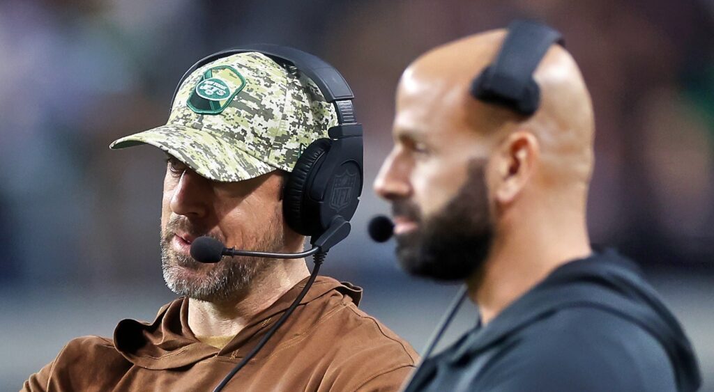 Aaron Rodgers and Robert Saleh speaking New York Jets game.