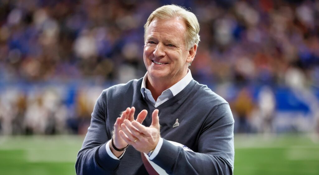 Roger Goodell clapping