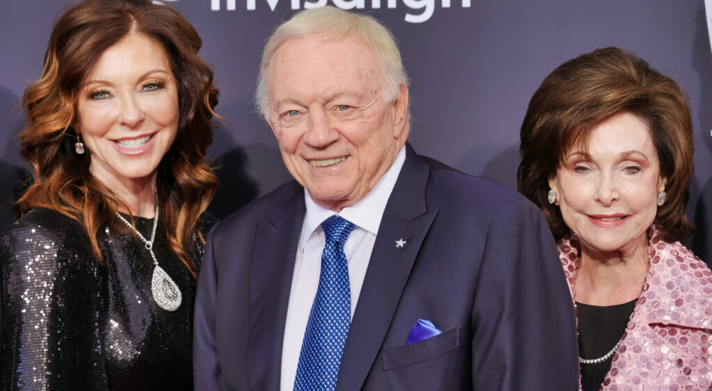 Jerry Jones with his wife and daughter