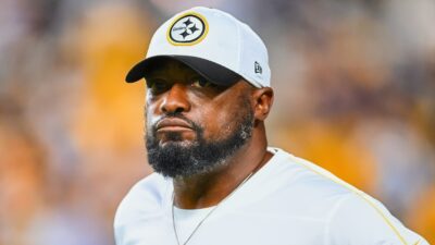 Mike Tomlin in Steelers cap