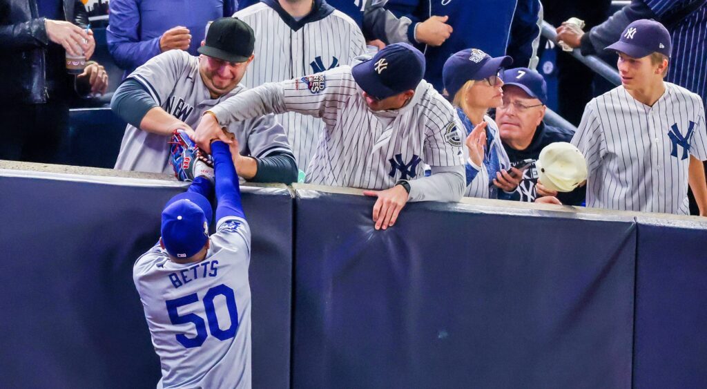 Mookie Betts and Yankees fans 