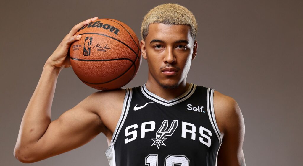 Jeremy Sochan of the San Antonio Spurs poses during the 2022 NBA Rookie Portraits