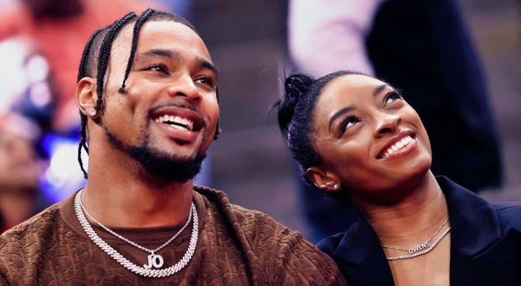 Simone Biles and Jonathan Owens attend a game between the Houston Rockets and the Los Angeles Lakers at Toyota Center on January 29, 2024 in Houston, Texas