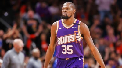 Kevin Durant complained to referee following a shot