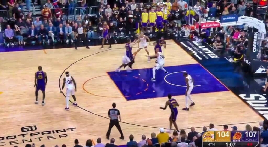 Referees missed Mason Plumlee's foul on Anthony Davis in the Lakers vs. Suns game