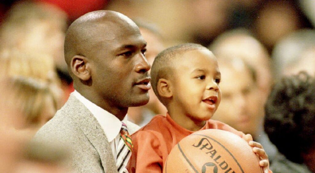 Michael Jordan holds his son Marcus Jordan back in 06 November 1993