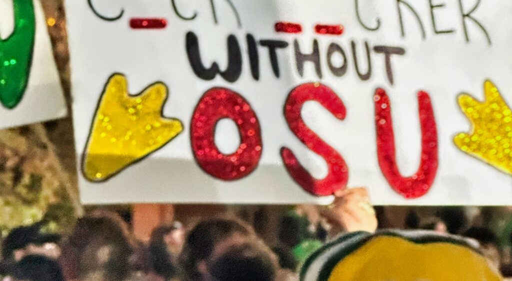 A sign made by an Oregon fan