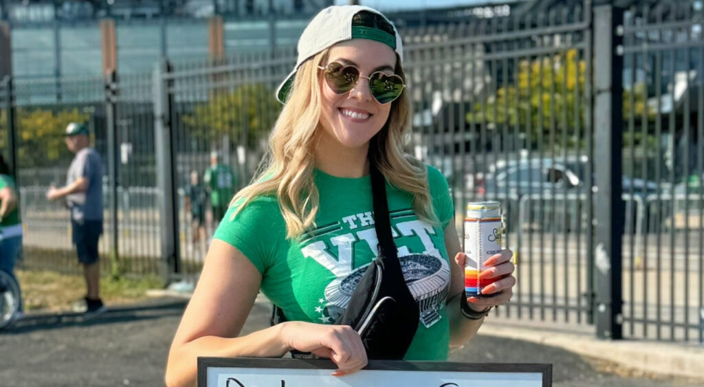 Philadelphia Eagles fan holding a sign