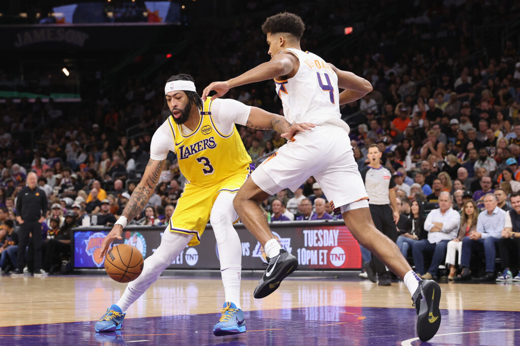 International viewing options for Phoenix Suns vs. Los Angeles Lakers