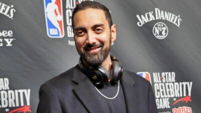 Ronnie 2K stated that he would never accept bribes as they are too scared