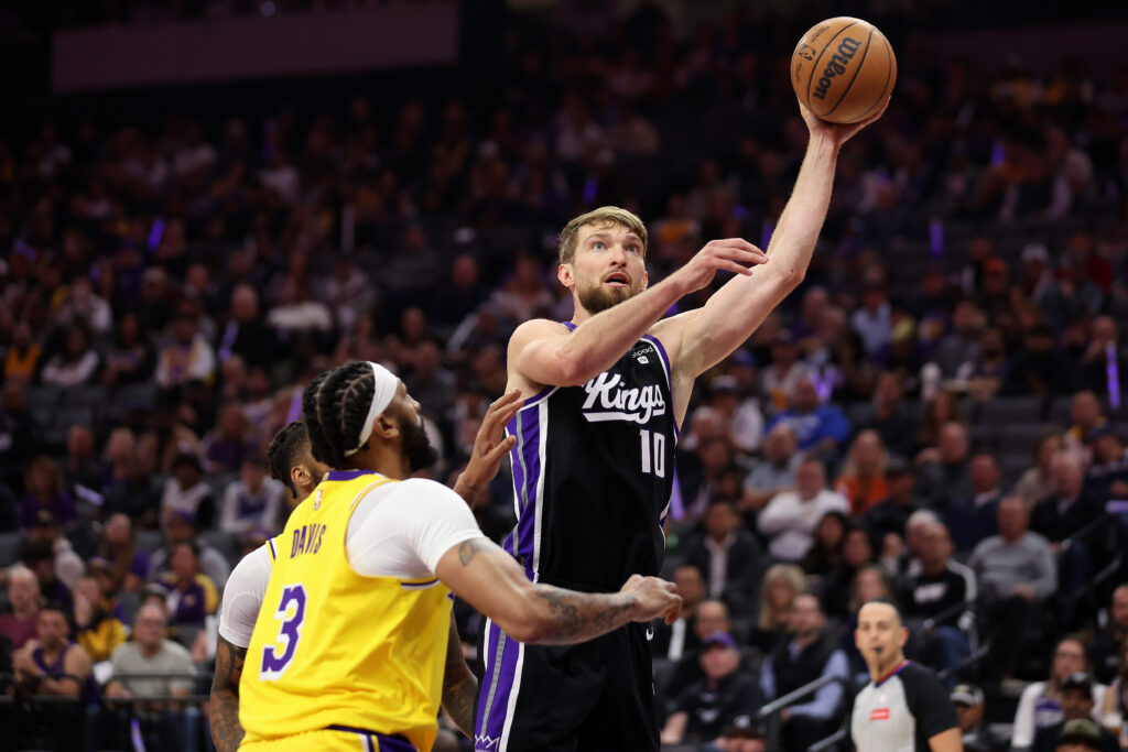 Sacramento Kings vs. Los Angeles Lakers game analysis with betting odds