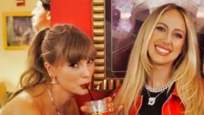 Taylor Swift and Brittany Mahomes posing