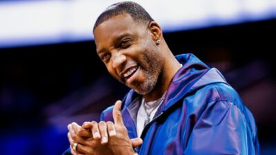 Former NBA player Tracy McGrady recently demonstrated a stellar arm-grab move that can assist players in critical situations