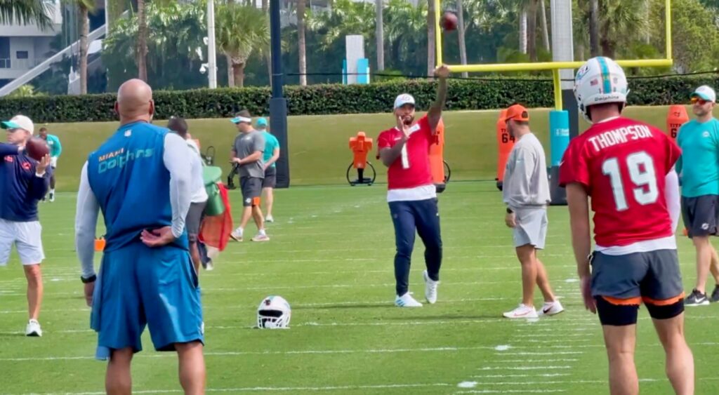 Tua Tagovailoa practicing