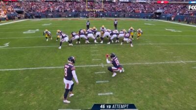 Chicago Bears and Packers players on field