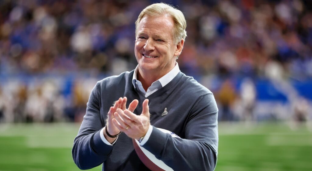 Roger Goodell clapping