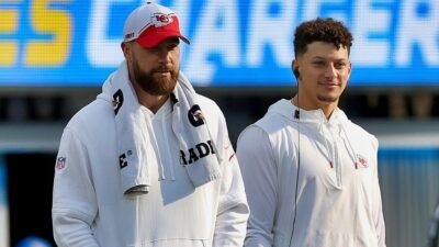 Patrick Mahomes and Travis Kelce on sidelines