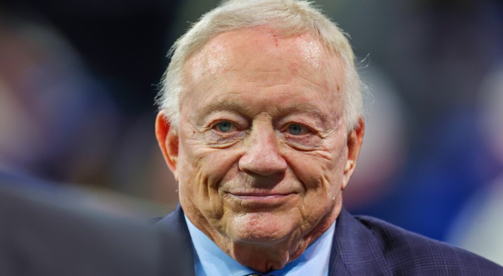 Jerry Jones in suit