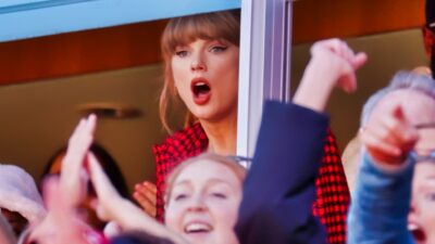 Taylor Swift in suite