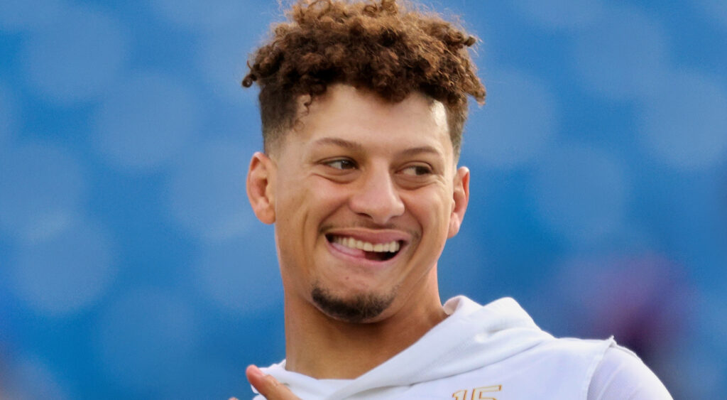 Patrick Mahomes grimacing