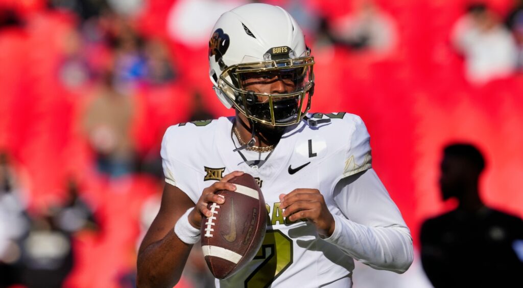 Shedeur Sanders playing football