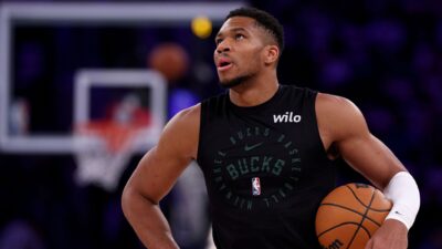 Giannis Antetokounmpo shares warning for his teammates following Knicks loss