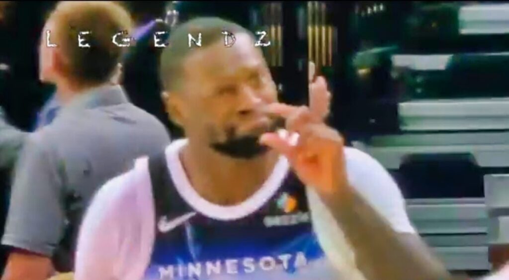 Leaked Audio Of Julius Randle Reveals Wolves Star Brutally Trash-Talking Jae Crowder After Hitting "Too Small" Gesture On Him