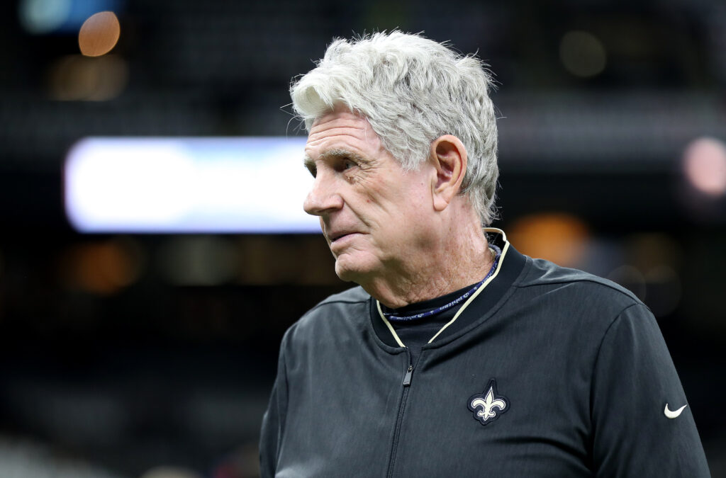 Denver Broncos Assistant Coach Mike Westhoff stepped down due to health reasons