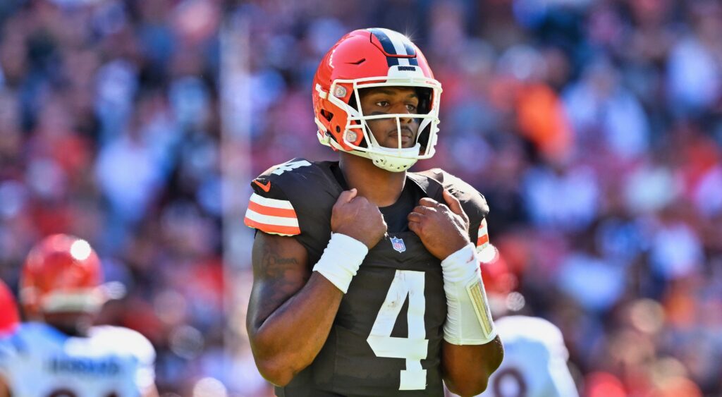 Deshaun Watson on the sidelines during an NFL game