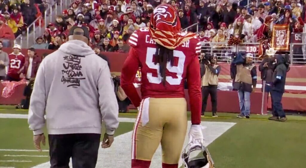 De'Vondre Campbell walking off field