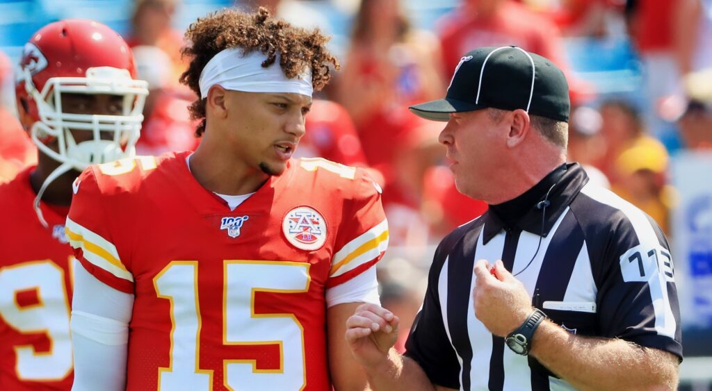 Patrick Mahomes speaking to NFL ref during Kansas City Chiefs game.