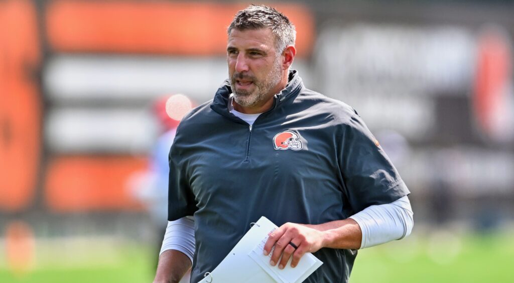 Mike Vrabel in Browns gear