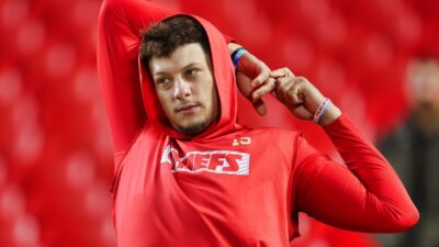 Patrick Mahomes stretching