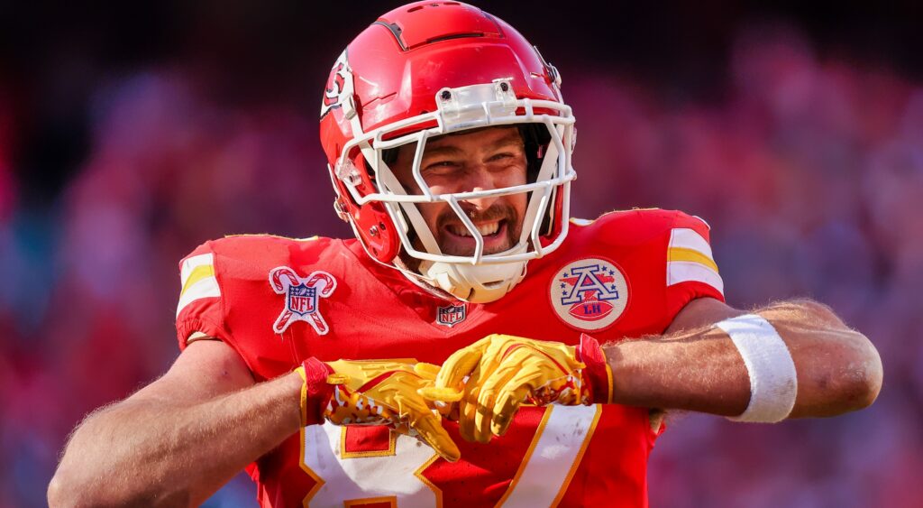 Travis Kelce smiling