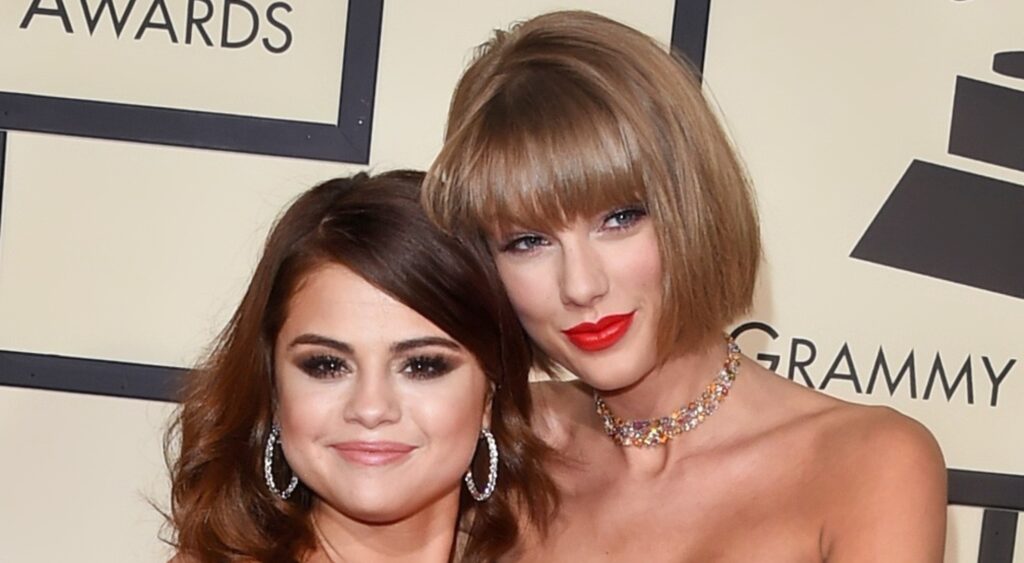 Selena Gomez and Taylor Swift hugging