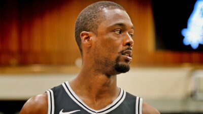 Harrison Barnes expressed concerns about the team's late-game execution