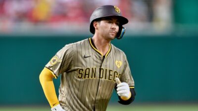 Padres Fans Bid Farewell To Kyle Higashioka