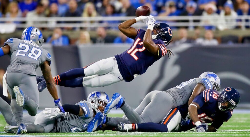 Chicago Bears wide receiver Markus Wheaton juggles the ball for an incomplete pass against the Detroit Lions