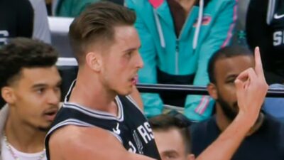 Zach Collins raised middle finger at the refs