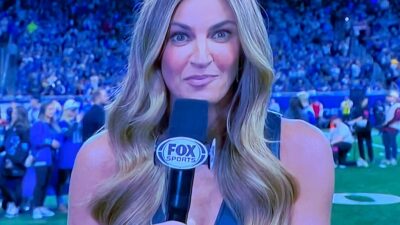 Erin Andrews holding mic