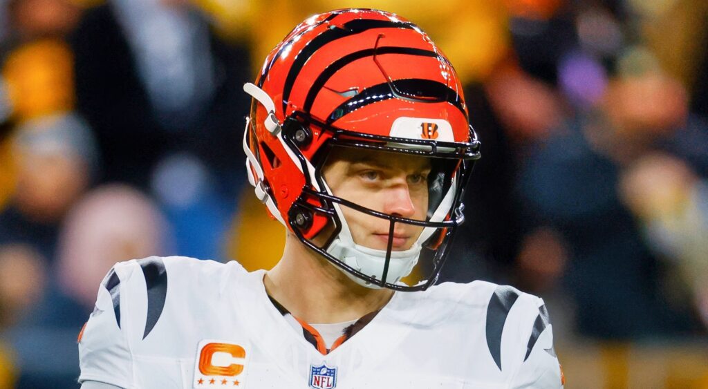 Joe Burrow of Cincinnati Bengals looking on.