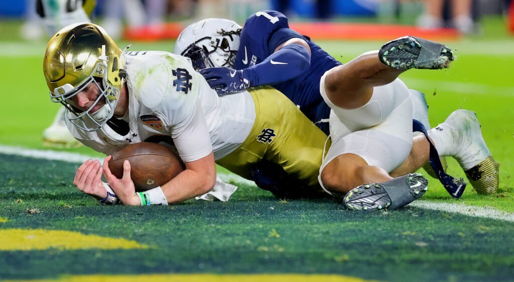 Riley Leonard scoring touchdown