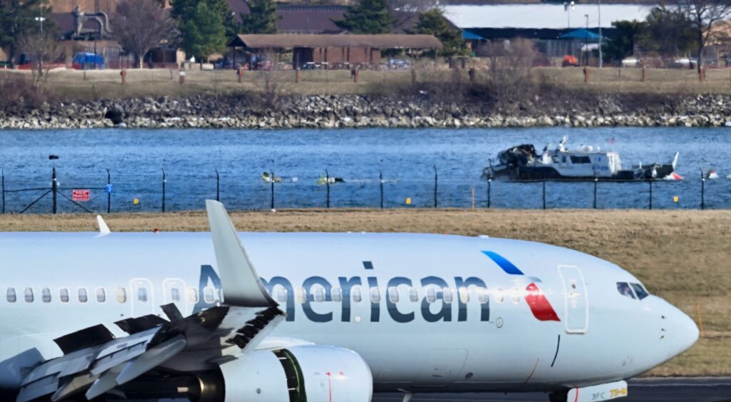 Photo of American Airlines aircraft for article on Flight AA5342