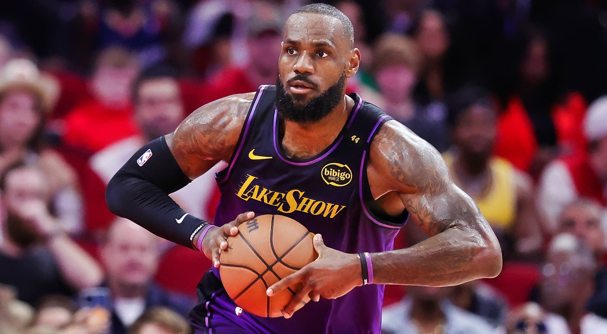 Lakers face Wizards as LeBron's injury raises concerns