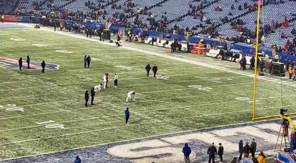 Justin Tucker warming up before game.