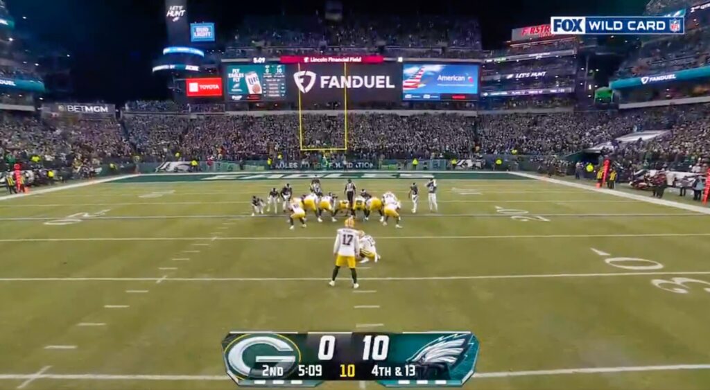 Packers lining up for a field goal.