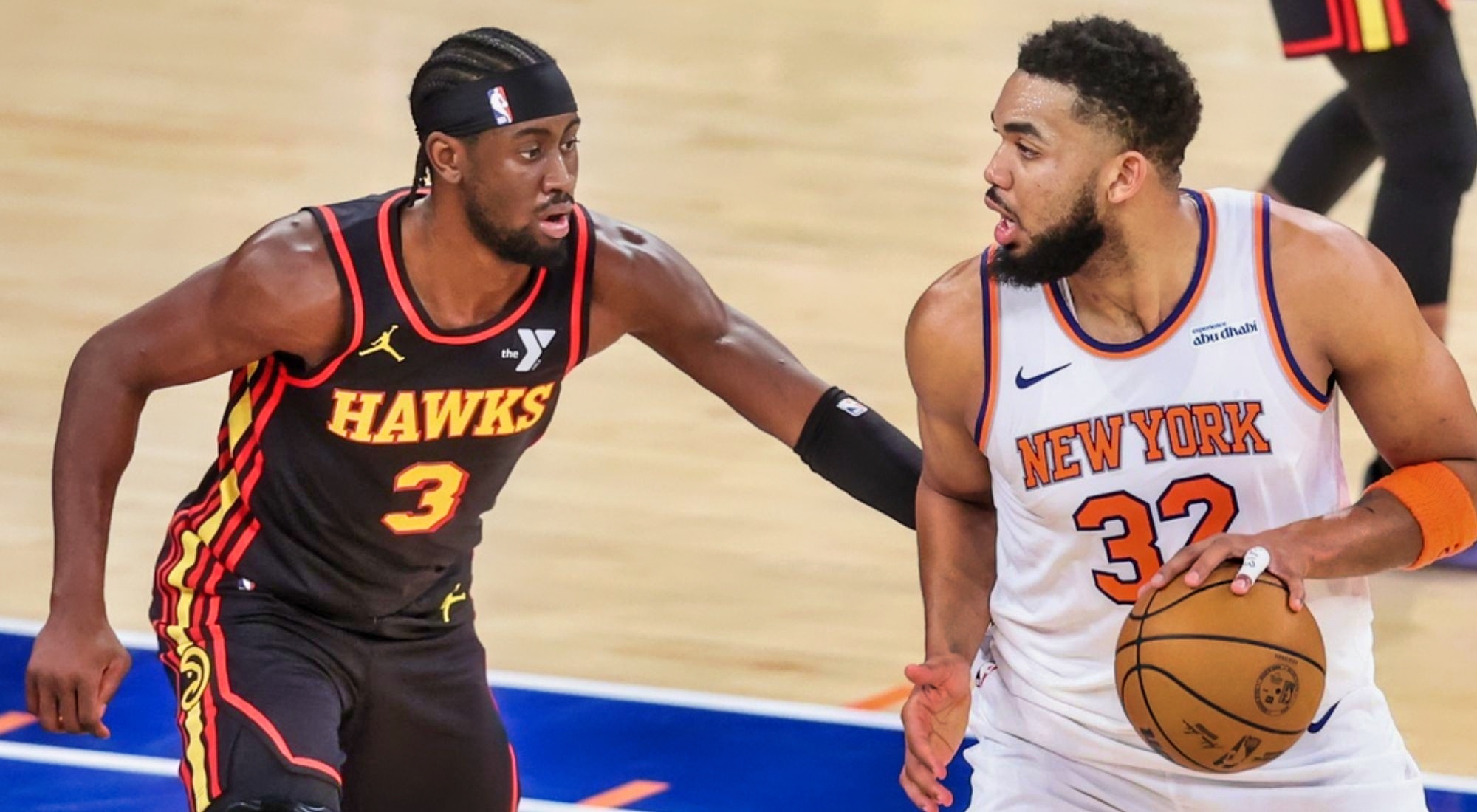 Knicks Secure Overtime Victory Against Hawks with Star Performances